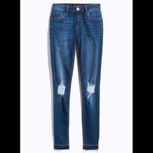 PROSPERITY Lena Super Skinny Distressed Released Hem Jean size 29